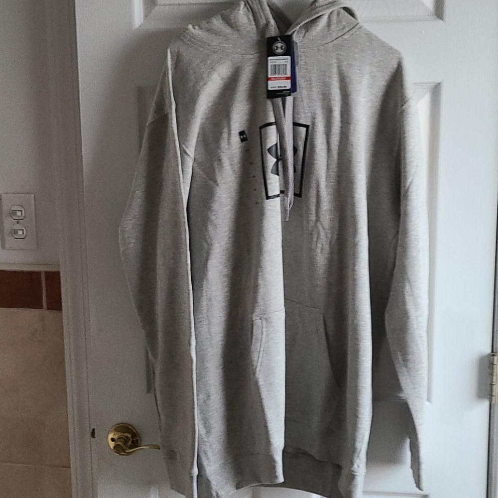 A Grey 2xl under armour sweatshirt